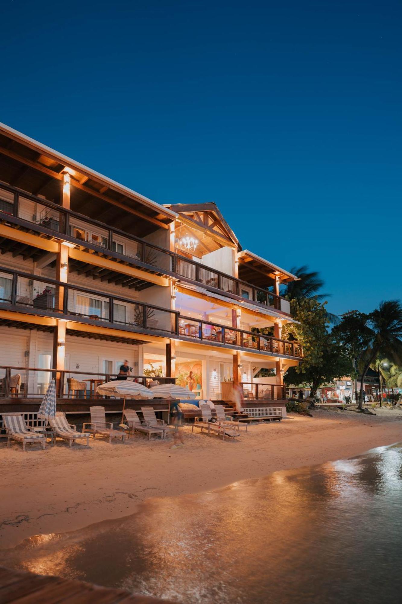 The Beach House Boutique Hotel West End Ngoại thất bức ảnh